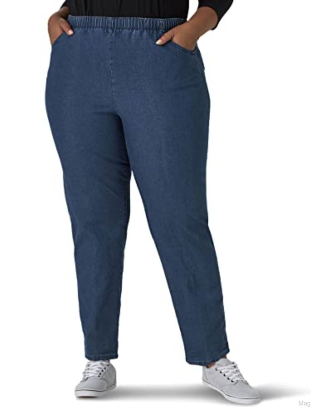 Plus Size Pull-On Jeans Elastic Waist Slant Pockets Tapered Leg Women
